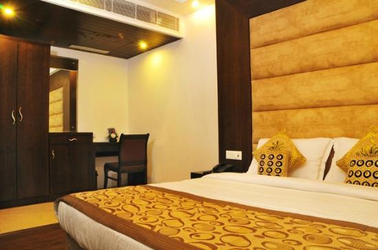 Hotel Benz International